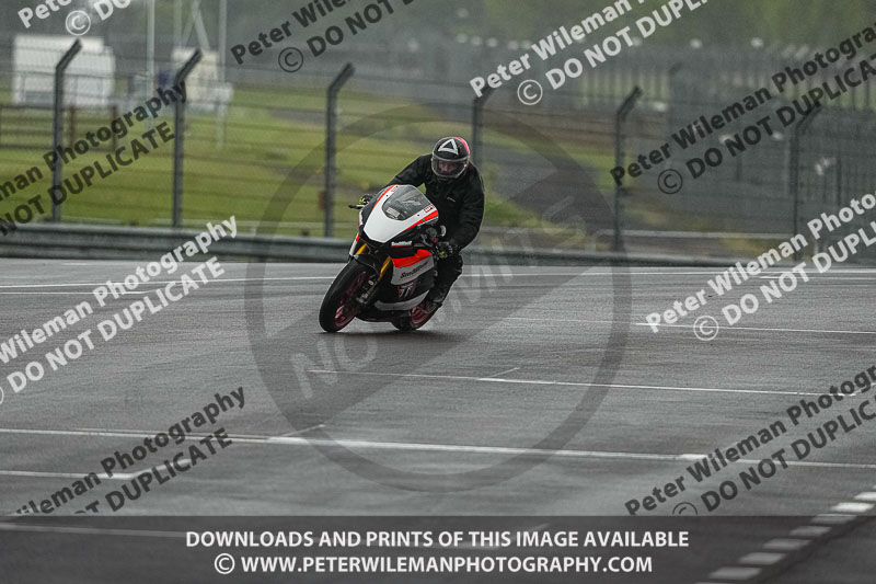 donington no limits trackday;donington park photographs;donington trackday photographs;estoril;event digital images;motorbikes;no limits;no limits trackdays;peter wileman photography;portugal;trackday;trackday digital images;trackday photos